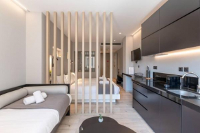 The HostMaster Deluxe Suite